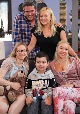 Η Φαμίλια (2020)